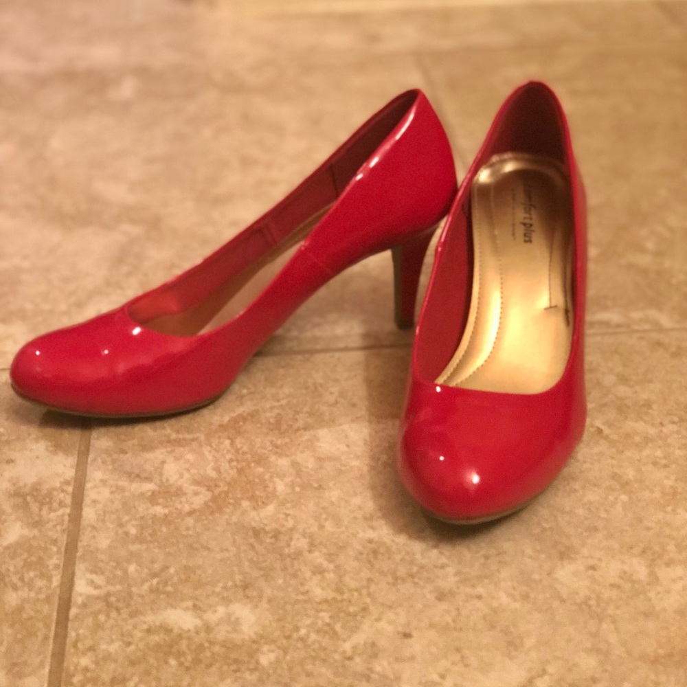 Comfort plus by predictions hot pink heels